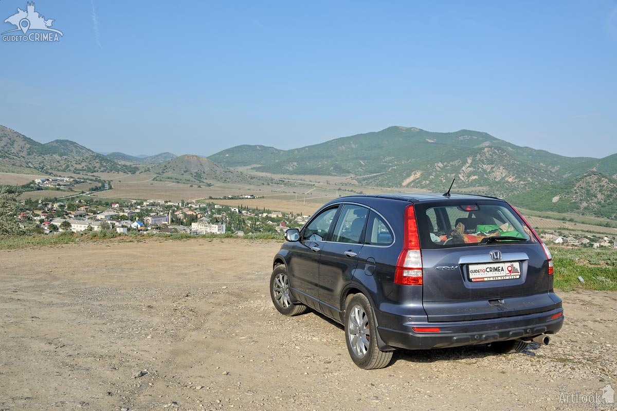 Honda CR-V at Vesyoloye Village and Crimean Mountains